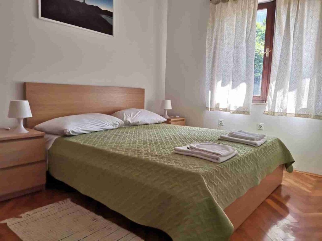Apartmani Kiwi - Apartman broj 2 - spavaća sobaa br.1